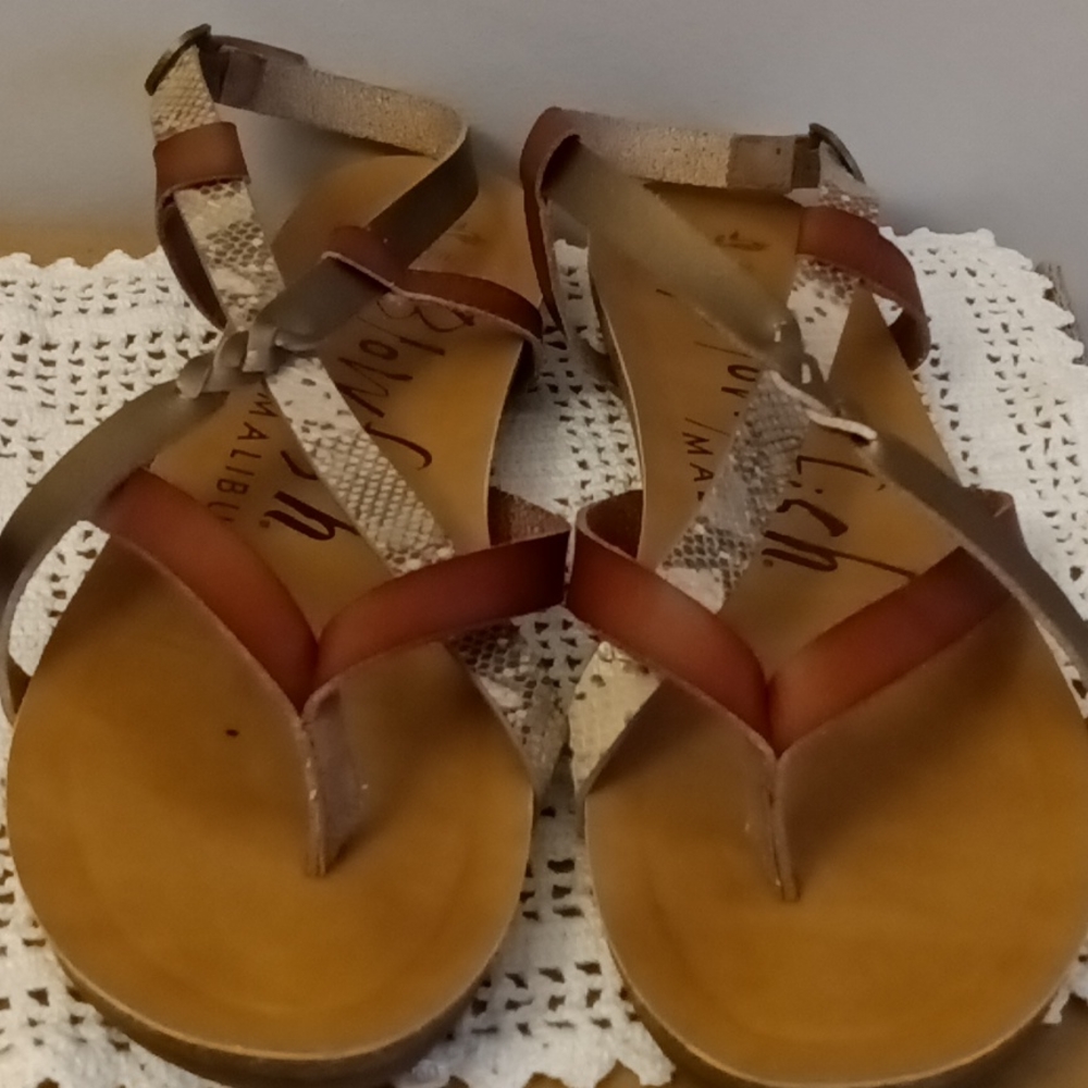 Blowfish  Strappy Snake Print  Sandals 9 Vegan Leather Shoes Flats Comfort
